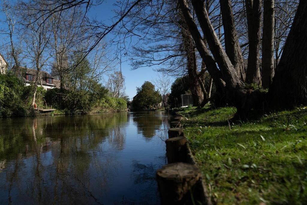 Surrey Hills Escape: Riverside Walks & Quick Links Godalming Exterior foto