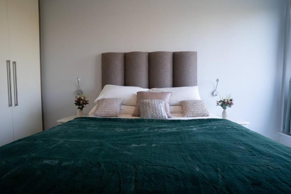 Surrey Hills Escape: Riverside Walks & Quick Links Godalming Exterior foto